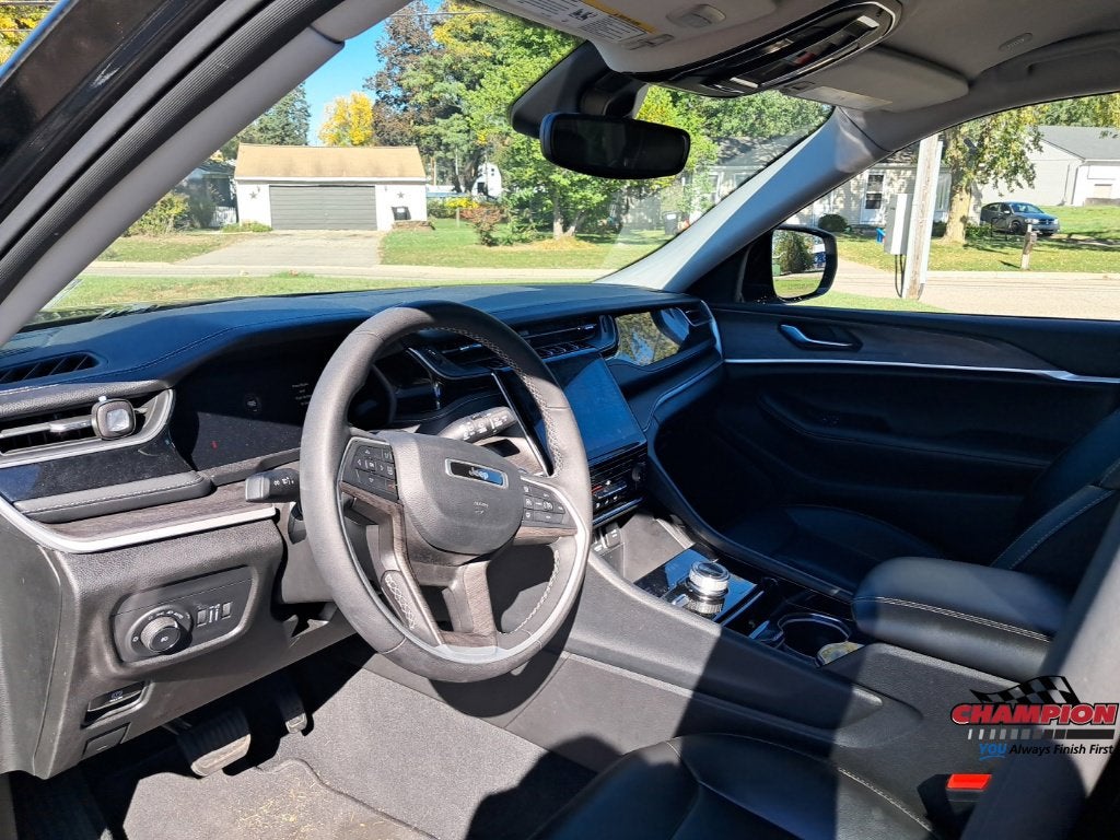2023 Jeep Grand Cherokee L Limited 4x4