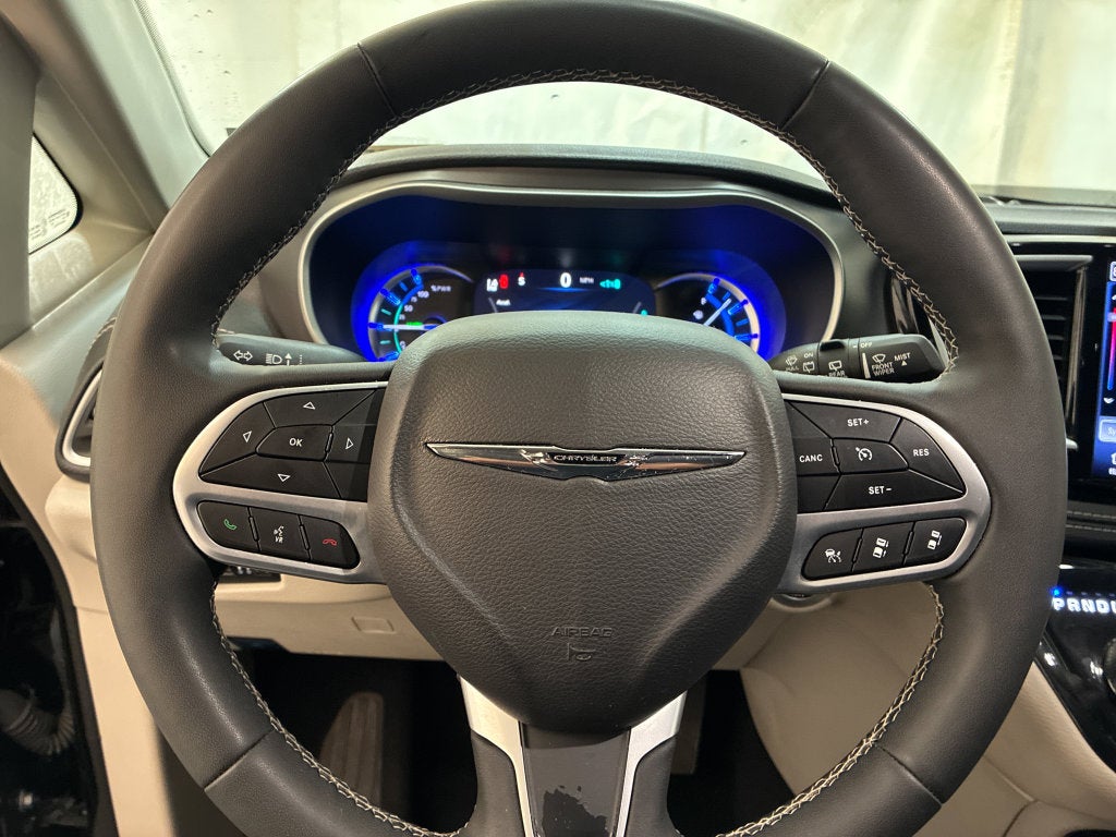 2024 Chrysler Pacifica Hybrid Select